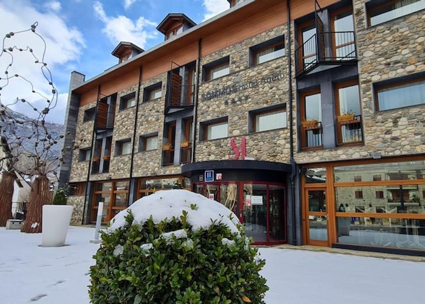 Aragon Benasque Front of property