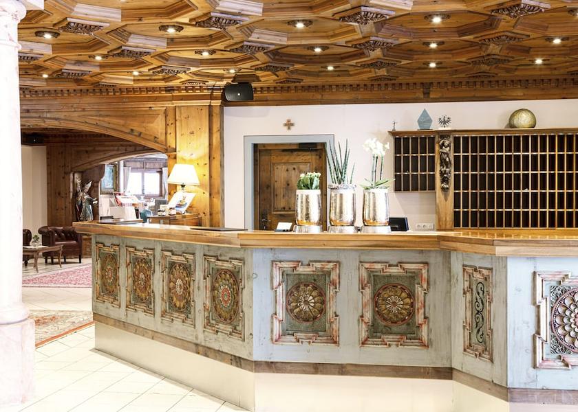 Tyrol Ischgl Reception
