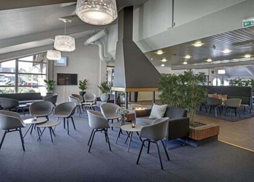 Vestfold Sandefjord Lobby sitting area