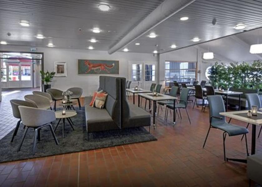Vestfold Sandefjord Bar (on property)
