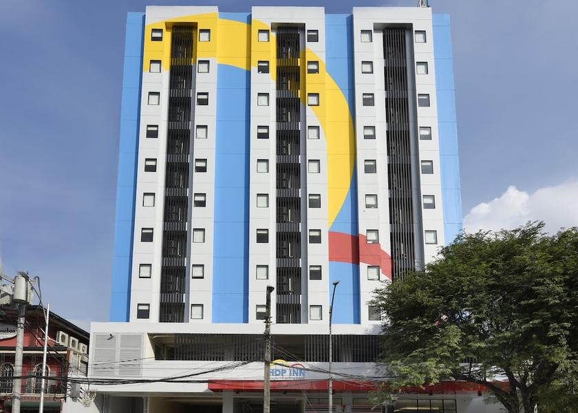  Quezon City Front of property