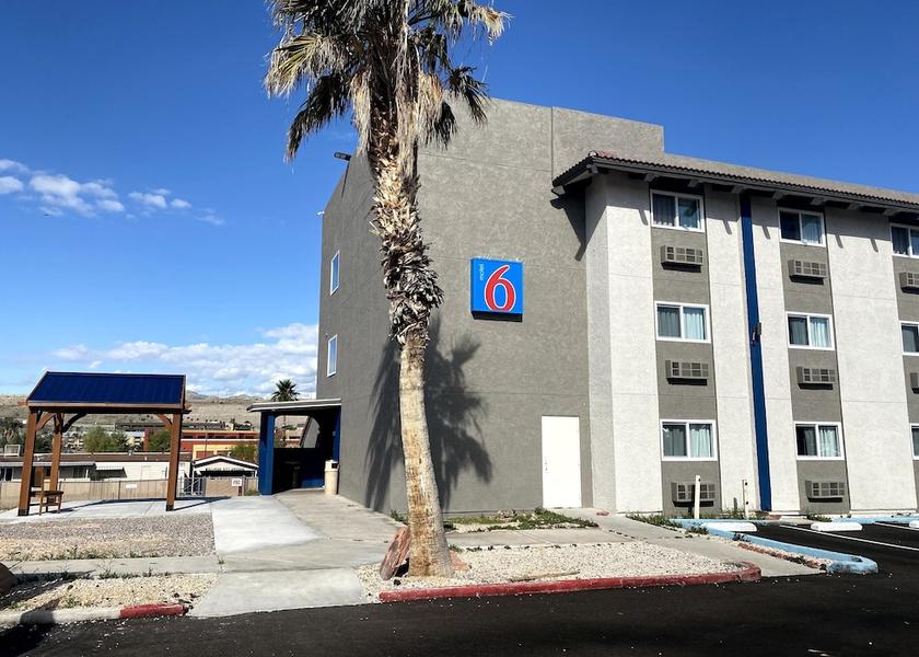 Nevada Bullhead City Exterior Detail