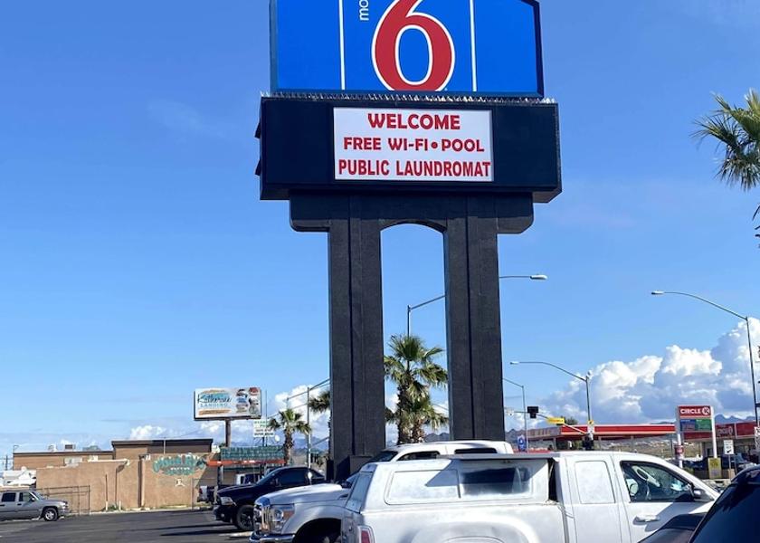 Nevada Bullhead City Exterior Detail