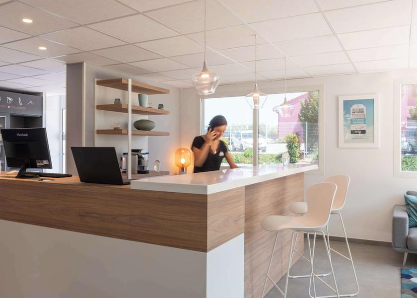 Occitanie Saint-Jean-de-Vedas Reception