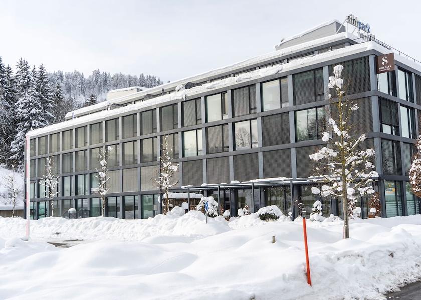 Canton of Schwyz Feusisberg Front of property