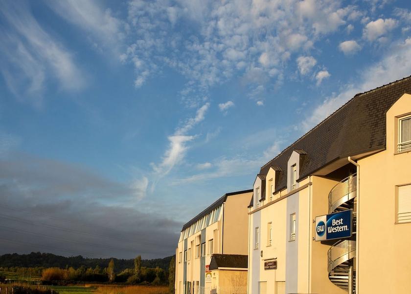 Nouvelle-Aquitaine Lescar Exterior Detail