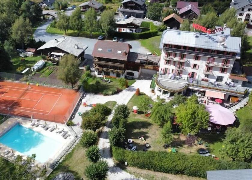 Auvergne-Rhône-Alpes Chamonix-Mont-Blanc Tennis Court
