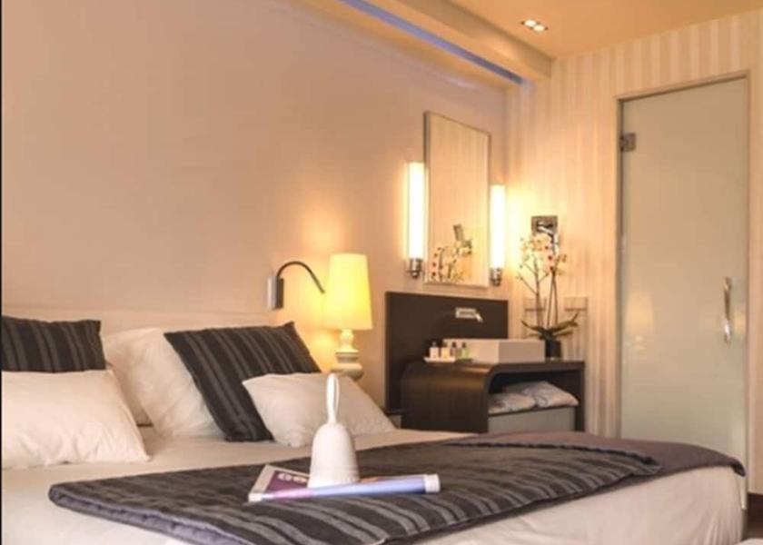 Galicia Vigo Room