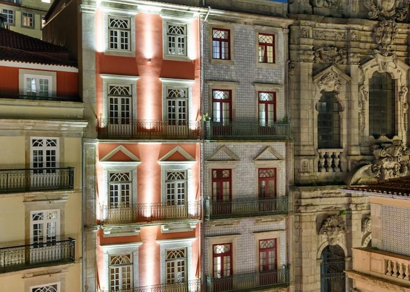 Porto Porto Exterior Detail