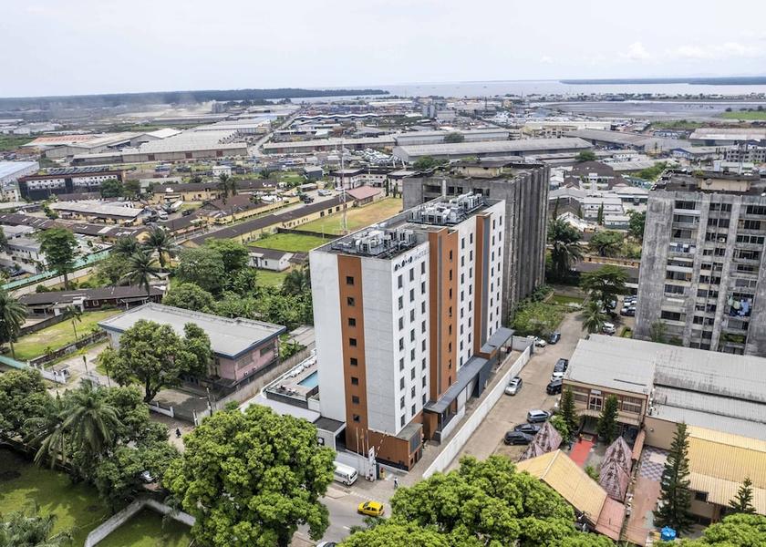  Douala Facade