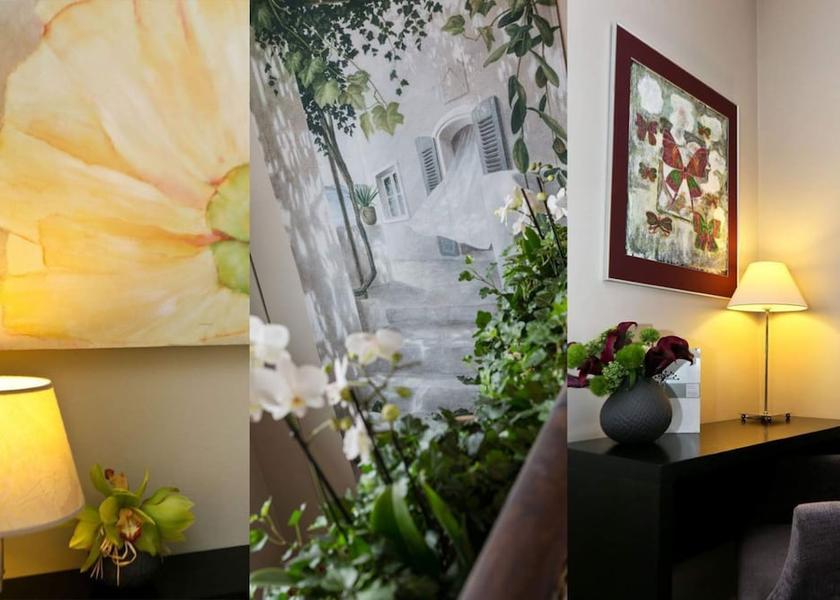 Provence - Alpes - Cote d'Azur Antibes Interior Entrance