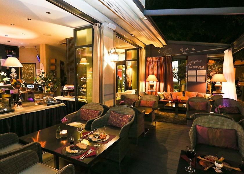 Provence - Alpes - Cote d'Azur Antibes Bar