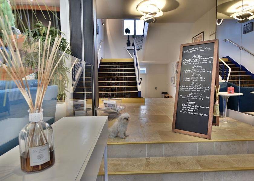 Brittany Lorient Lobby
