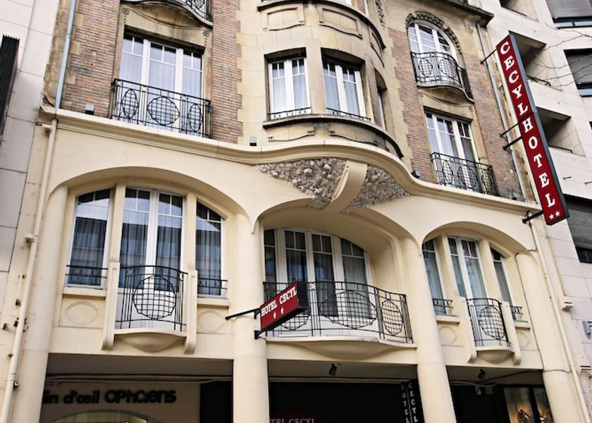 Grand Est Reims Facade