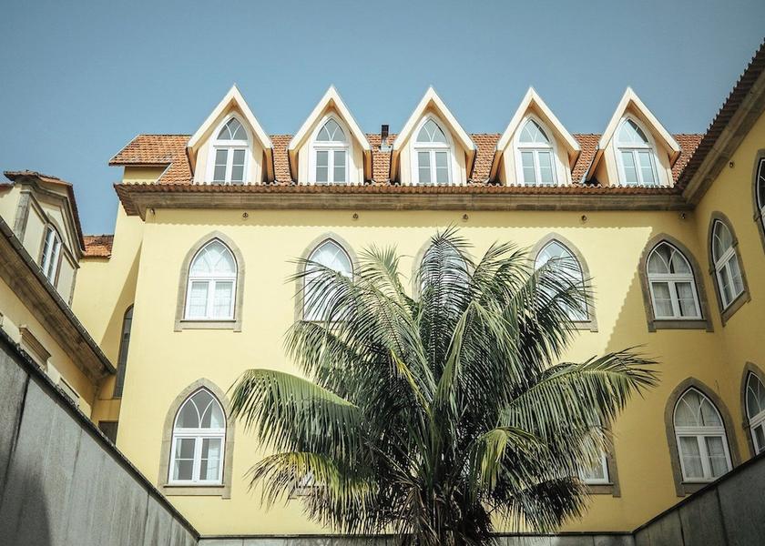 Porto Porto Front of property