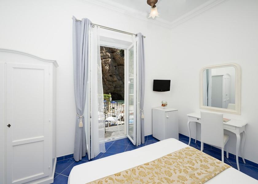 Campania Furore Room