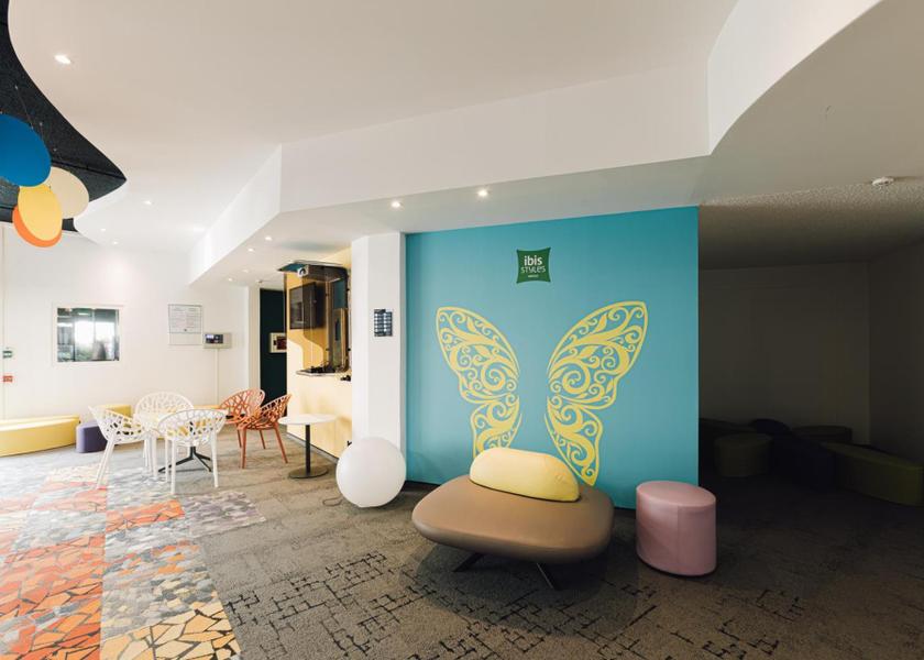 Grand Est Laxou lobby