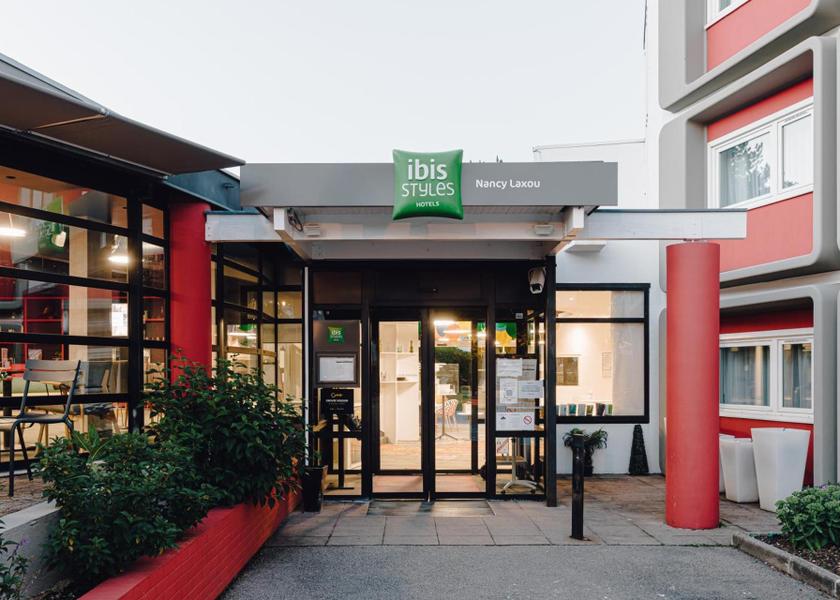 Grand Est Laxou entrance