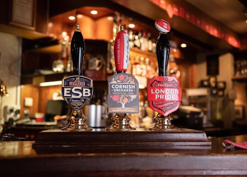 England Chertsey Bar