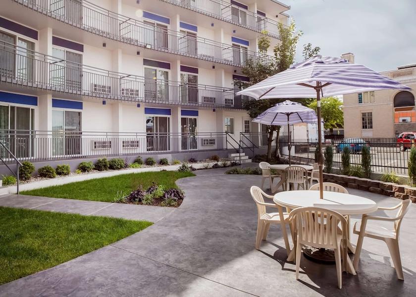 Washington Spokane Courtyard