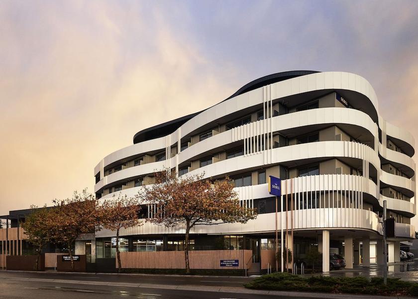 Victoria Ringwood Exterior Detail