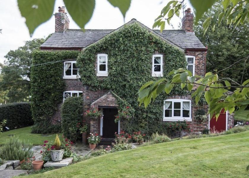 England Altrincham Entrance