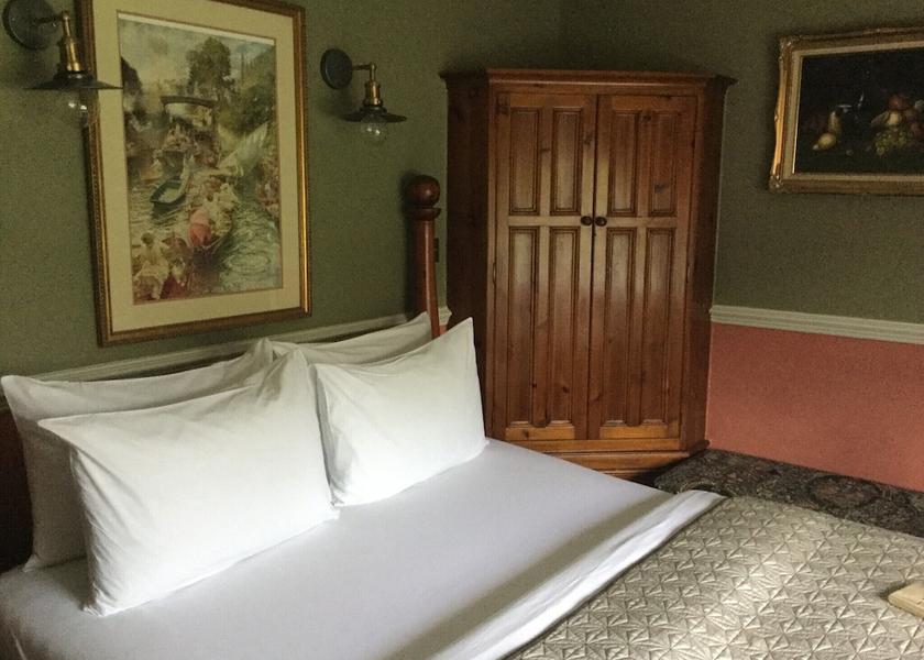 England Altrincham Room