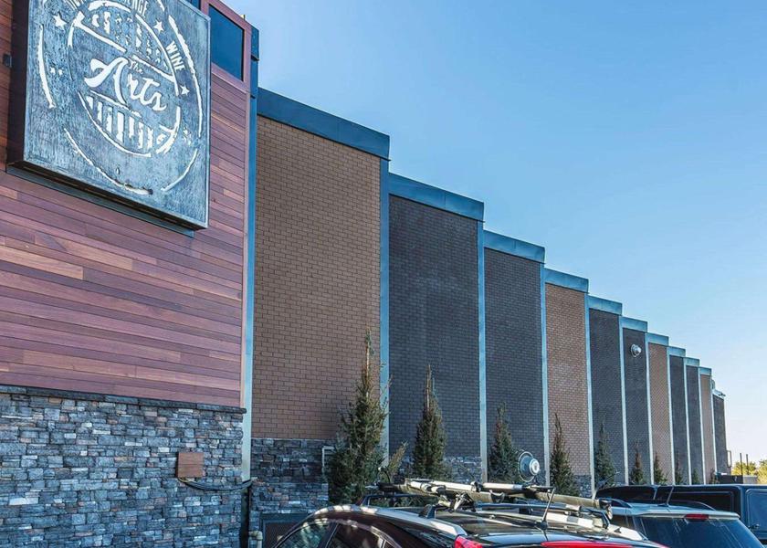 Alberta Medicine Hat Hotel Exterior