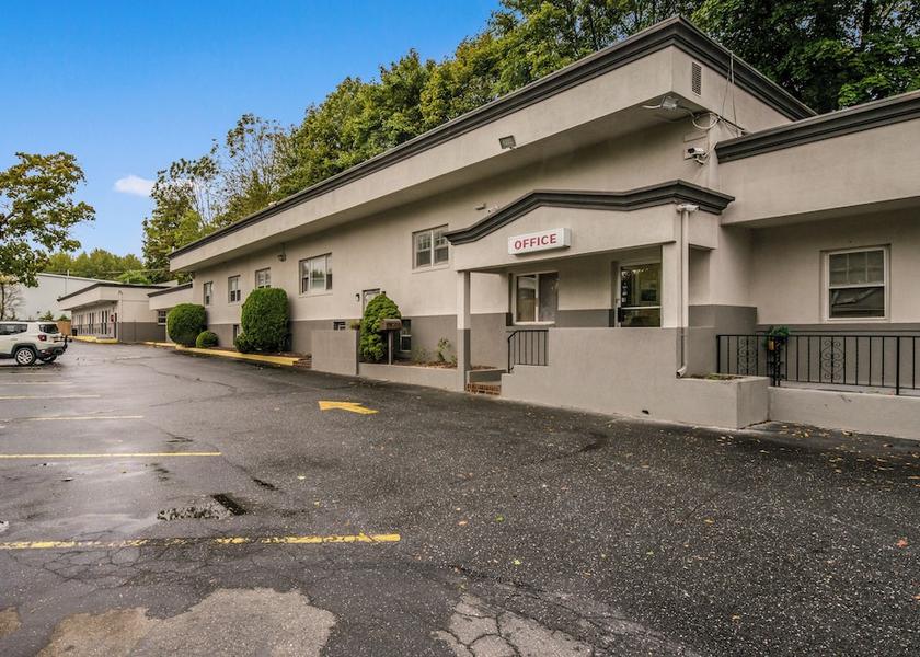 New Jersey Neptune City Exterior Detail