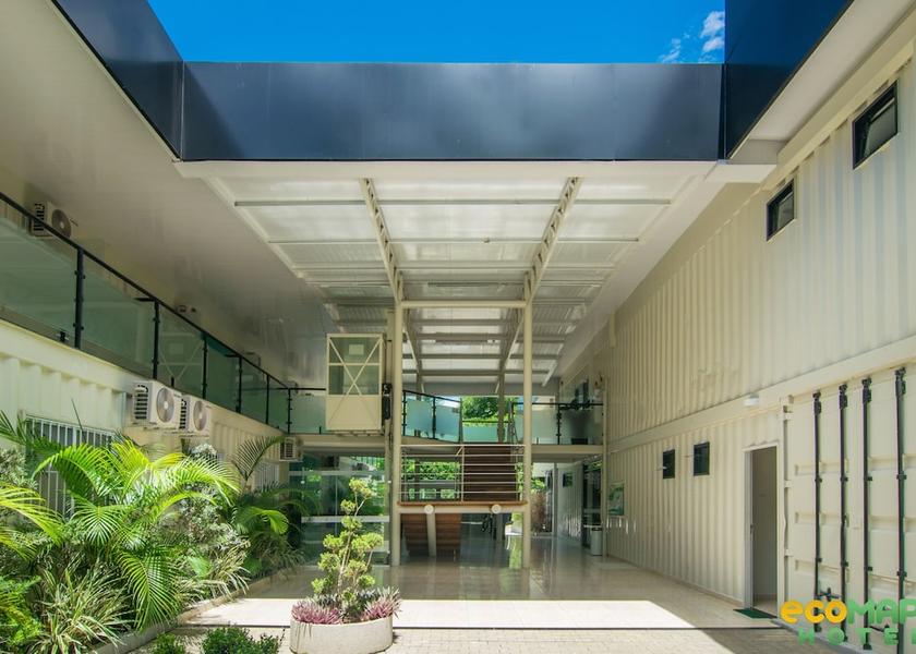 São Paulo State Aparecida Courtyard