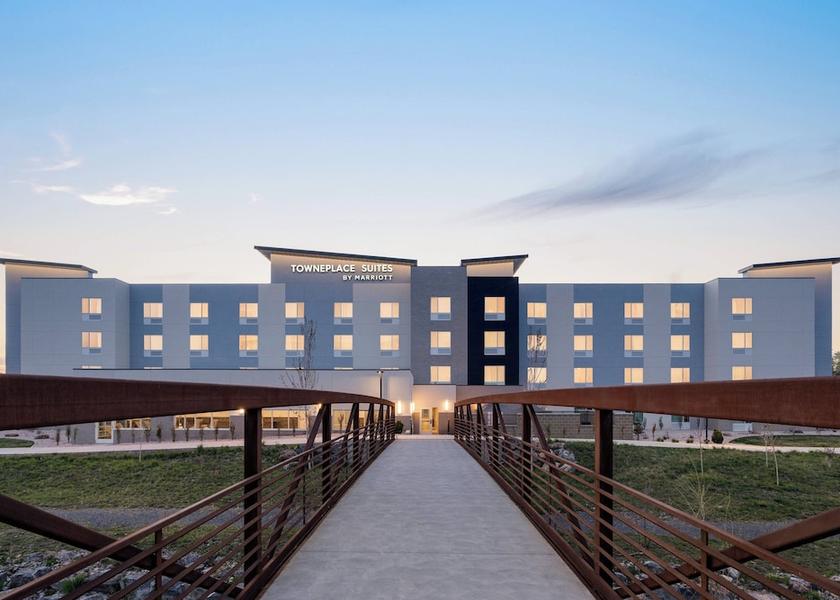 Ohio Logan Exterior Detail