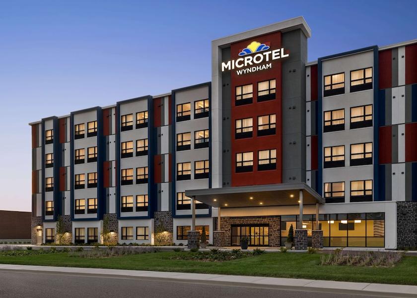 Quebec Dorval Exterior