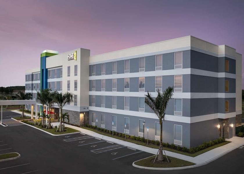 Florida Fort Myers Exterior Detail