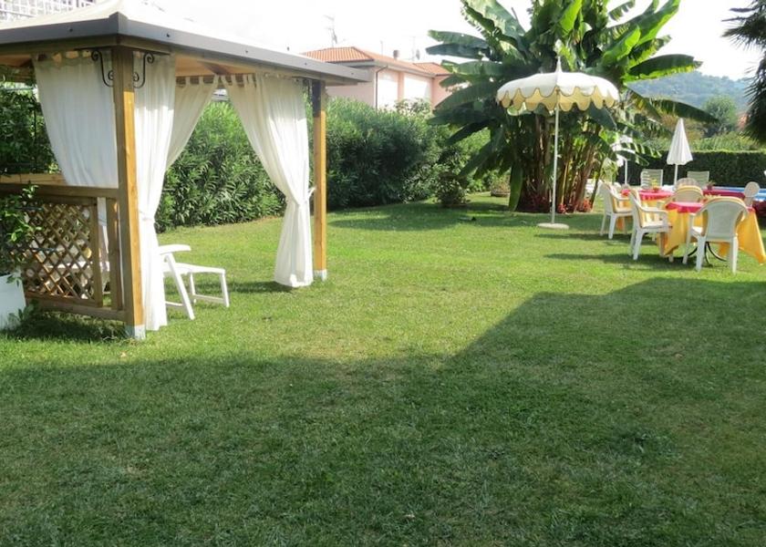 Lombardy Manerba Del Garda Property Grounds