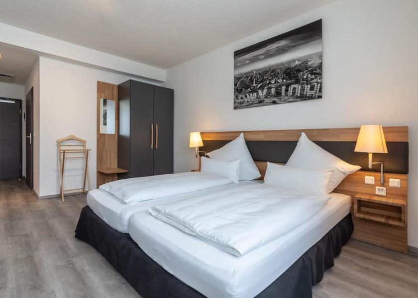 Baden-Württemberg Reutlingen Double Room with Private Bathroom
