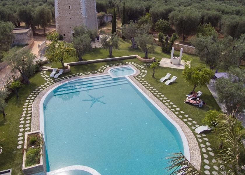 Puglia Mattinata Exterior Detail