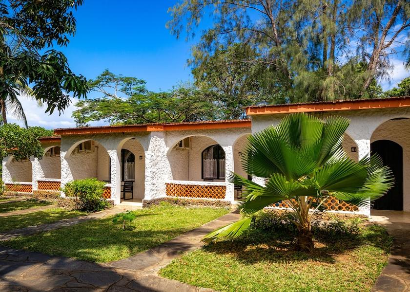  Diani Beach Exterior Detail