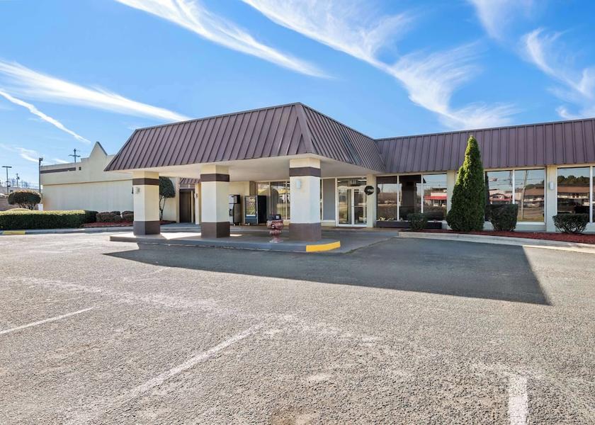 Louisiana Monroe Exterior Detail