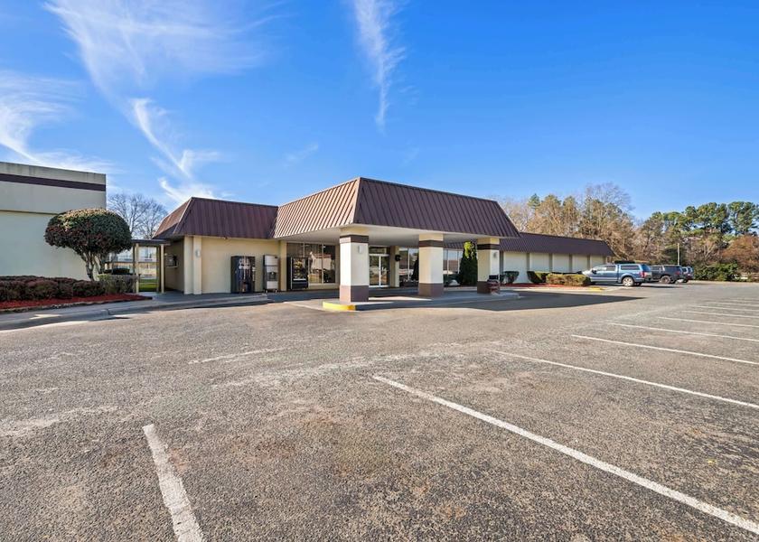 Louisiana Monroe Exterior Detail