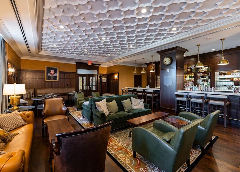 Missouri St. Louis Bar (on property)