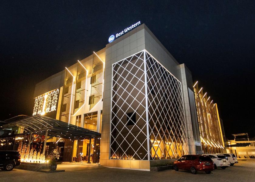  Palangkaraya Exterior Detail