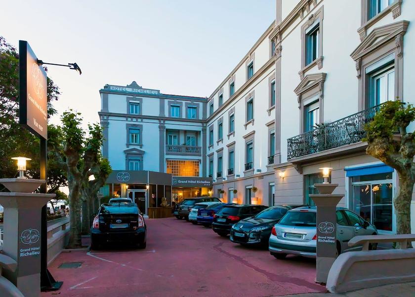 Nouvelle-Aquitaine Arcachon Exterior Detail