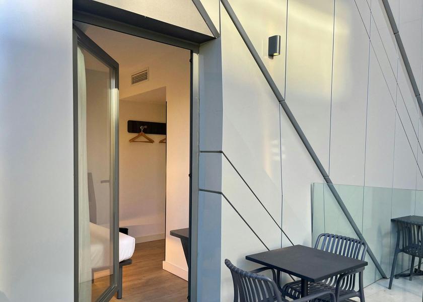 Community of Madrid Madrid Guestroom