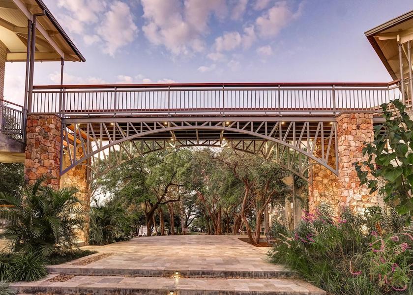  Victoria Falls Facade