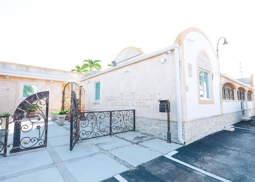 Florida Hollywood Front of property