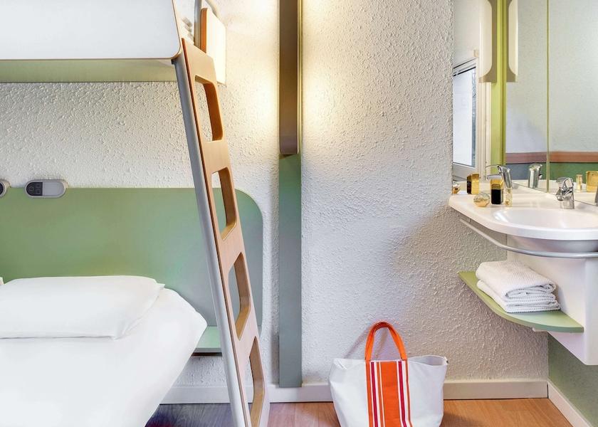 Auvergne-Rhone-Alpes Bellerive-sur-Allier Room