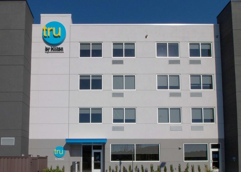 Nebraska Norfolk Exterior Detail