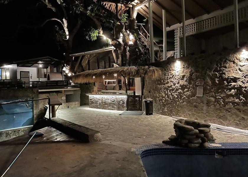  Soufriere Bar