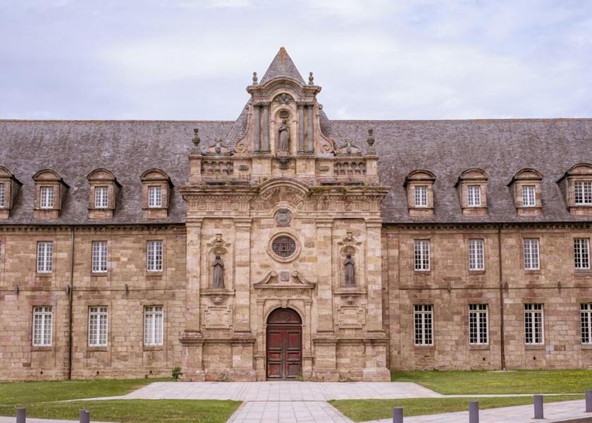 Brittany Ploumagoar Hiking