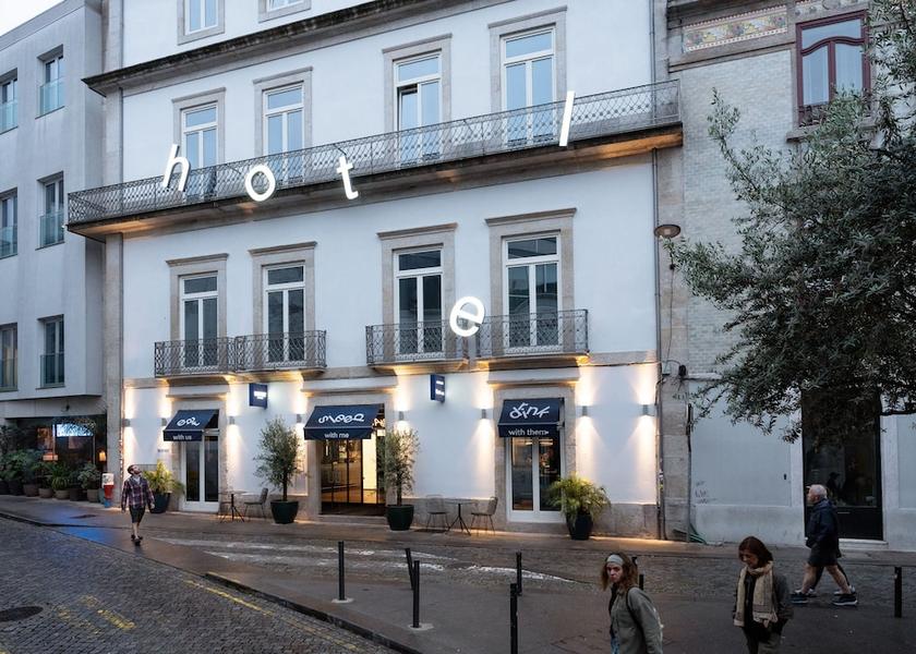 Porto Porto Front of property